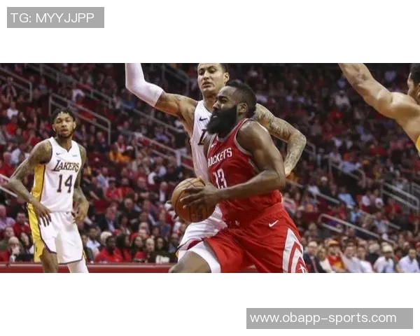 湖人首发防守问题亟待解决里夫斯首发是否合适引发争议