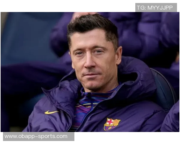 莱万谈巴萨进球压力表示尊重但内心犹豫是否破门 莱万谈巴萨进球压力表示尊重但内心犹豫是否破门