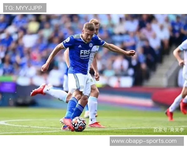 黎巴嫩球员解围失误送乌龙助攻萨尔多尔别克凌空抽射精彩破门